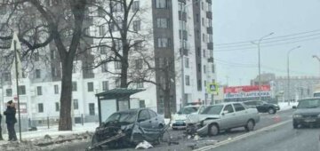 Харків'янки влаштували масштабну аварію, фото з місця: "зіткнулося 3 машини"