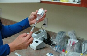 "Какую вакцину нам будут колоть?": в Раде хотят запретить украинцам выходить на работу без прививки