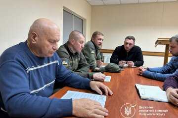 Экоинспекторы и общины объединяют усилия: в Житомирской области тестируют новую модель экологического контроля