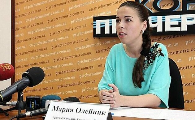 Экс-пресс-секретарь мэра Одессы Мария Олейник, потерявшая должность из-за антиукраинских высказываний в соцсетях, готовится к возвращению
