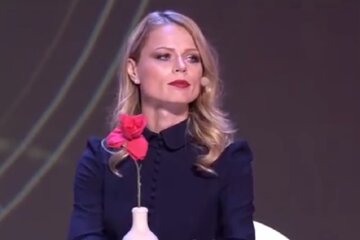 Скандальна Фреймут розсунула ноги і нарвалася на критику: "Принцеси так не сидять"
