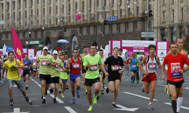 Кличко в футболці пробігся по Києву (фото)