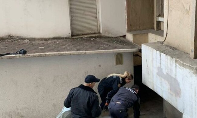 Бездиханне тіло 15-річної школярки знайшли під вікнами будинку: трагічні подробиці і кадри