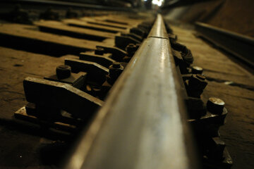 Поезд сошел с рельсов под Одессой, 12 вагонов перевернулось: кадры ЧП