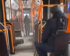 Киевляне сняли на видео "уставший" автобус с дырками в полу: "За что мы платим?"