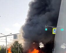 "Дом тоже горит": огненный взрыв прогремел в россии, есть жертвы