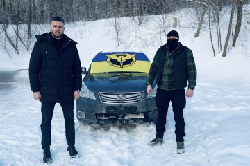 Мобільність, яка рятує життя: Євген Медведовський розповів про передачу спецназівцям ГУР нового позашляховика