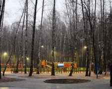 Вандалы-художники испортили популярное место отдыха киевлян: фото последствий