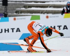 Спортсмен поразил своим «талантом» ездить на лыжах — видео