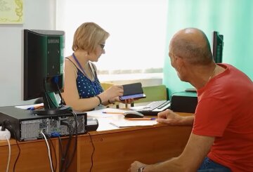 Гуманитарная помощь пенсионерам в Запорожской области