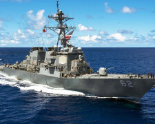 Эсминец США столкнулся с филиппинским судном: видео последствий