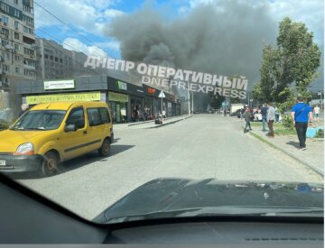 Масштабный пожар разгорелся в Днепре: кадры и первые сведения