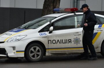 Неадекват открыл стрельбу на парковке Киева, съехались силовики: видео ЧП