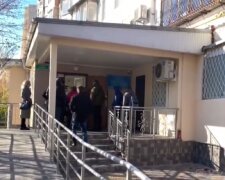 Копы разоблачили одесских медиков, выдававших фальшивые ковид-сертификаты: "около 100 человек"