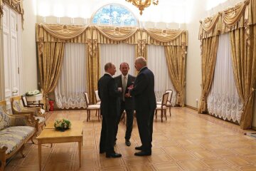 Медведчук: Лукашенко грає важливу роль в питаннях мирних переговорів по Донбасу
