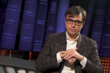 Омелян пояснив, чому Кабмін і ВР не можуть разом приймати законопроєкти