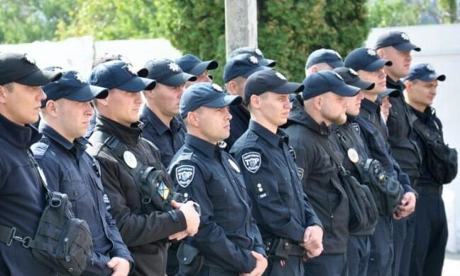 В Умань стянули полицию со всей Украины, ситуация накаляется: кадры происходящего в городе