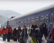 ЧП с поездами Укрзализныци, пассажиров пересаживают в автобусы: что произошло