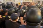 Обурені українці пішли на штурм в центрі Києва, натовп не зупинити: кадри прориву