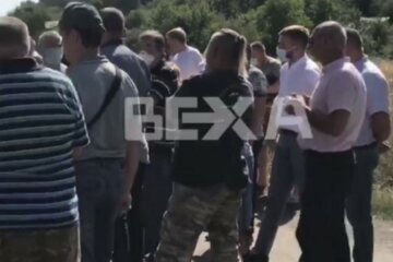 Під Харковом спалахнув народний бунт, люди обурені: "Ми вийшли, щоб протистояти..."