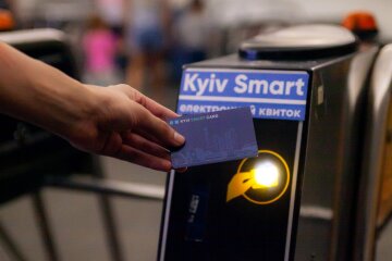 Впровадження е-квитка: у КМДА розповіли, що робити пільговикам, "з 1 липня потрібно..."