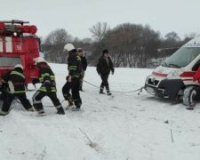 Череда ЧП произошла на Харьковщине из-за непогоды: спасатели бросили все силы, кадры