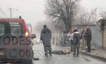 В Одессе сбили пешеходов, среди пострадавших девочка: кадры аварии