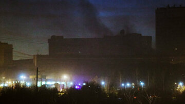 Дым от возгорания на одном из технических объектов в комплексе зданий Службы внешней разведки РФ в московском районе Ясенево. 8 ноября 2017