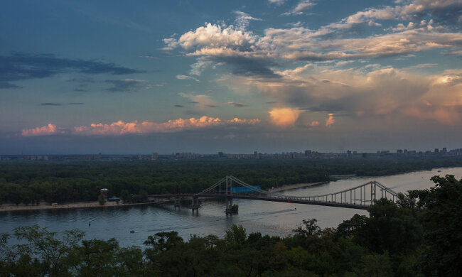 Парковый пешеходный мост