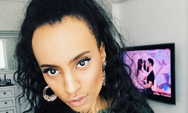 Элина Мбани