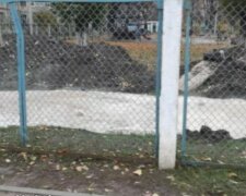 "Подход свободен": на территории детсада в Харькове коммунальщики вырыли "бассейн" с кипятком, фото