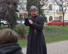 З'явилися подробиці про скандал зі «священником» у Києві:  "Вдарив дівчину і міг привласнити рясу"