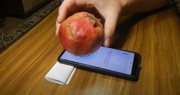 Как превратить телефон в портативные весы: простой лайфхак