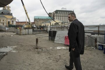 «Восхитительный трэш»: раскрыты масштабы воровства киевской власти у иностранцев