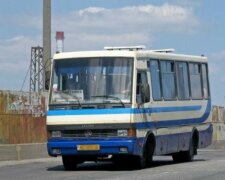 Трагедія в шкільному автобусі у Кам'янському: діти вистрибували на ходу, відео