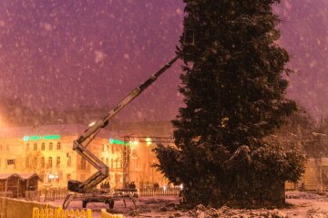 Київ далеко позаду: названа найвища новорічна ялинка України