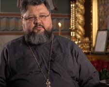 Священик УПЦ розповів, чому потрібно завжди носити натільний хрестик