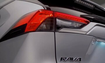 Toyota RAV4 2022 года