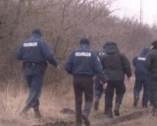 У Києві чоловік влаштував дивну втечу від поліцейських: "намагався сховатися в лісі"