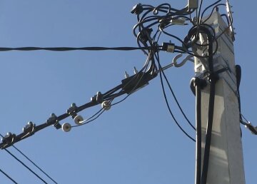 Графіки відключення світла у Рівному на квітень