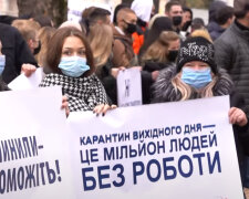 Тысячи украинцев требуют у Зеленского отменить карантин выходного дня, волна негодования растет: "Каждый имеет право..."