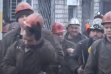 Безработных массово вывозят из Донбасса в РФ, оккупанты не оставили людям выбора: "Полностью уничтожили..."