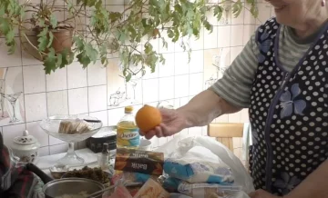 Безкоштовні продукти для ВПО та пенсіонерів у Харкові
