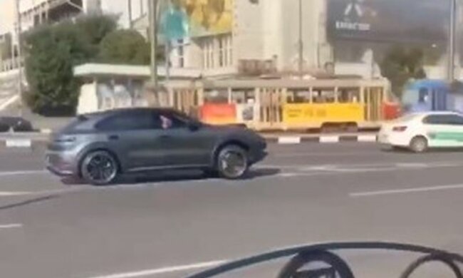 По стопах Зайцевої: у центрі Харкова водій на Porsche влаштував перегони, відео