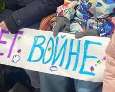 "Дно пробите": у Москві посадили за грати дітей, які протестують проти війни з Україною