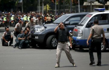 В столице Индонезии слышны новые взрывы — СМИ