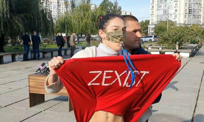 Сокира замість ножиць і бюлетені в каструлі: як проходили місцеві вибори