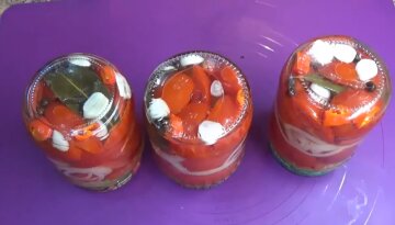 Рецепт маринованих помідорів, які прикрасять будь-який стіл: "легко і швидко"