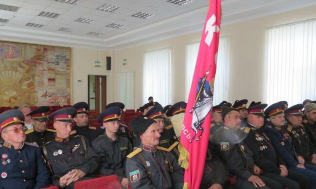 В Україні з'явилася "народна поліція", фото: "козаки патрулюватимуть ..."