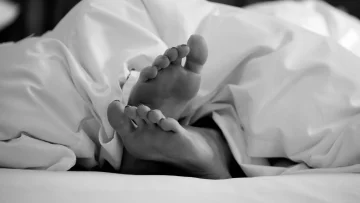 ноги, девушка, постель, красавица